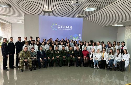 Мерген Донгак преподал «Урок мужества» студентам из Саяногорска