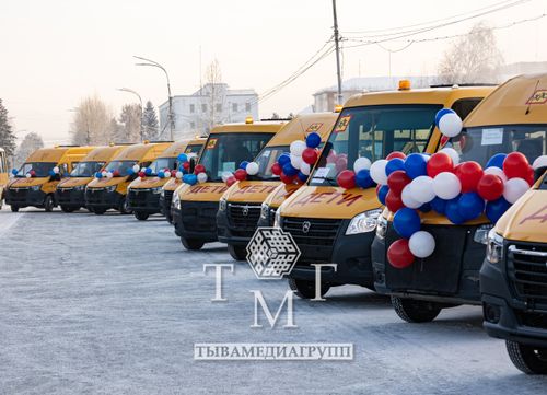 Школы Тувы получили 47 новых автобусов