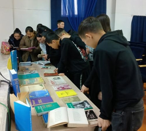 Уран-чечен номчулга хүнү: Чогаалдары мөңге дириг