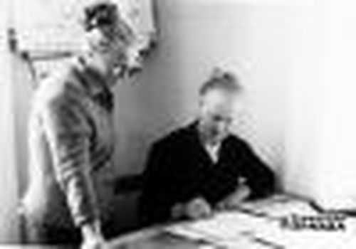 И на верхотуру залезет, и строителей обучит…