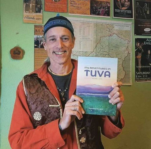 Житель Нью-Йорка выпустил книгу «Мои приключения в Туве»