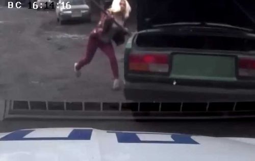 Кызылчане разбивали авто, чтобы его не забрал эвакуатор