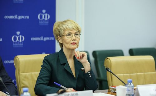 РФ-тиң сенатору Дина Оюн: "Айыткал кижиже база ооң бот-хандырылгазынче угланган ханы уткалыг