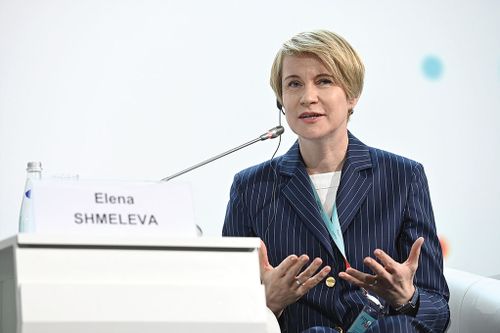 Елена Шмелева предложила снизить бюрократическую нагрузку в школах и вузах страны