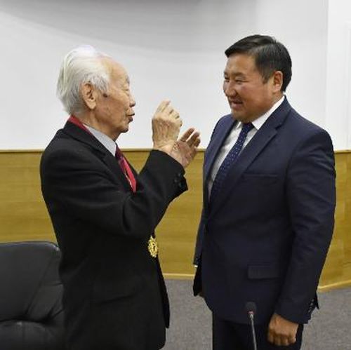 Григорий Ширшин Тываның Баштыңының бир дугаар чылда ажылынга үнелелди берген