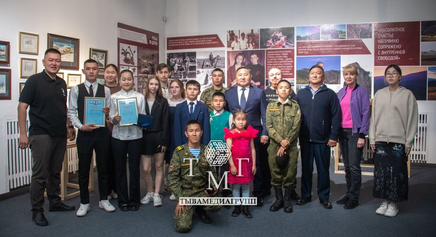 Делегация из Республики Тыва отправилась в Москву для участия во Всероссийском фестивале «Движения первых»