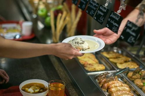 Внесли изменения в работу общепита и аттракционов