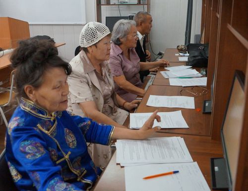В Туве стартовал чемпионат по компьютерному многоборью среди пенсионеров