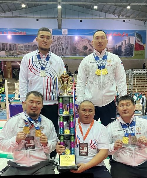 Борцы из Тувы завоевали призовые места на соревнованиях по сумо в Иране