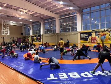 В Туве продолжается капитальный ремонт спортивных объектов республики