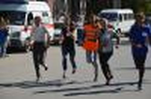 Каблучки по асфальту стучат…