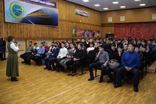 РФ-тиң алдарлыг башкызы Татьяна Шарыпова-биле сургуулдар ужурашкан