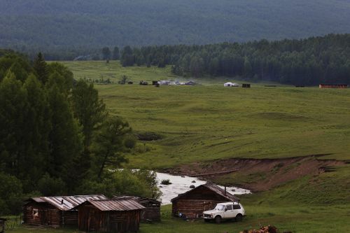 РАССТАЕТСЯ ТОДЖА С МИФАМИ