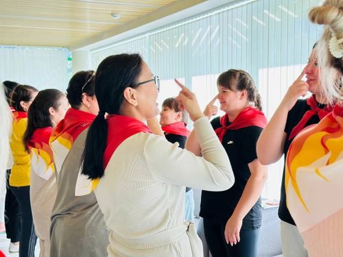 Управленческие команды трех школ Тувы проходят обучение в детском центре «Артек»