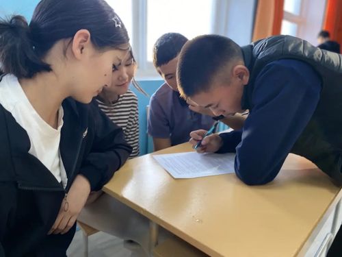 Физика эртеминге мөөрей школачыларның сонуургалын оттурган