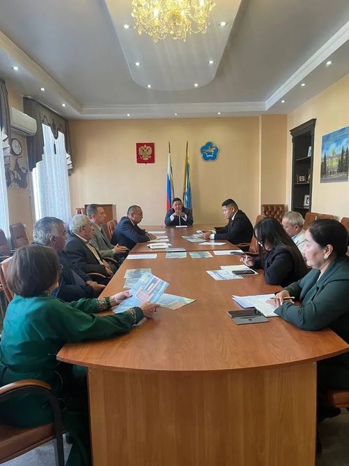 Представители власти Тувы встретились с представителями диаспор республики