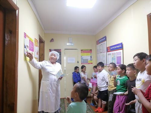 Детям из отдаленного села Тувы привезли противотуберкулезные препараты