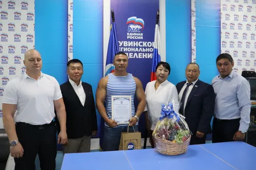 «Единая Россия» поздравила с Днем ВДВ