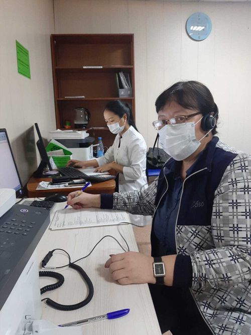 На звонки в ковид-центре отвечают депутаты Верховного Хурала