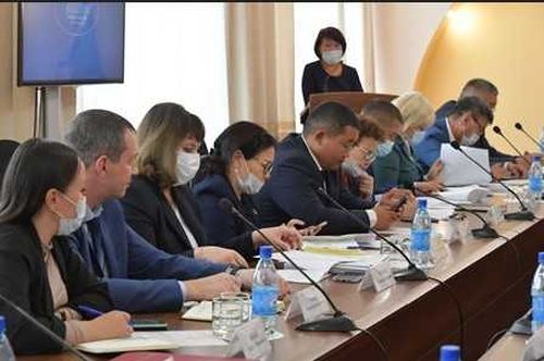 В Туве обсудили ход исполнения поручения Президента РФ о бесплатном горячем питании школьников