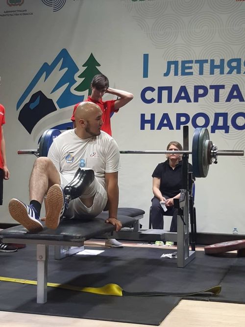 Ветеран спецоперации из Тувы стал четвертым по пауэрлифтингу среди сибирских ветеранов СВО