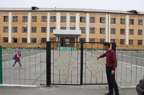 ГЛАВА ТУВЫ ПОТРЕБОВАЛ УСИЛИТЬ МЕРЫ БЕЗОПАСНОСТИ ДЕТЕЙ В ШКОЛАХ