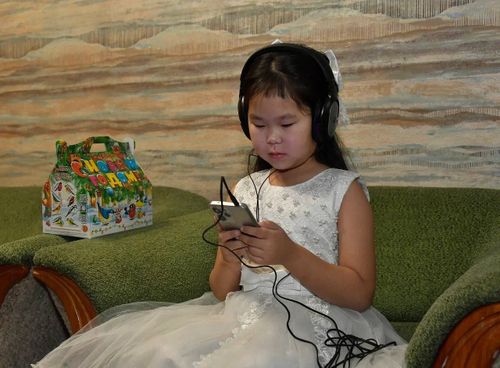 Глава Тувы исполнил желание девятилетней Асель