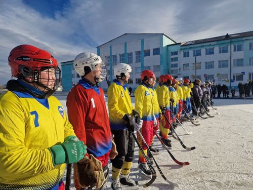 Бай-Талда бөмбүктүг хоккей маргылдаазы: Ийи-талчылар тергиидээн