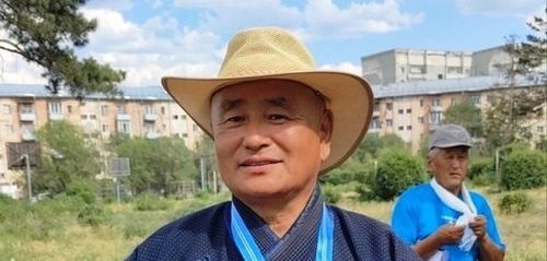 Хоочун багжы – Эрзинден Эрес Нурзат