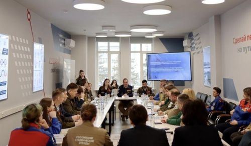 Анатолий Серышев встретился с представителями крупнейшей молодёжной организации России – Штабом студотрядов Сибири