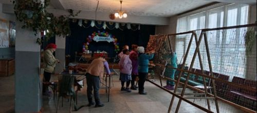 В селе Бурен-Бай-Хааке открылся новый волонтерский пункт по плетению маскировочных сетей