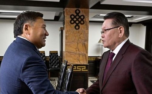 Тываның Баштыңы Владислав Ховалыг Моолдуң элчини Улзийсайхан Энхтувшин-биле ужурашкан