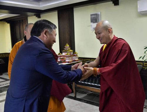 В Туве с просветительским визитом находится Кунделинг Ринпоче