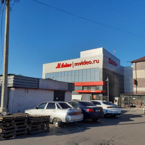 Вывесок на иностранных языках в столице Тувы - Кызыле тоже много