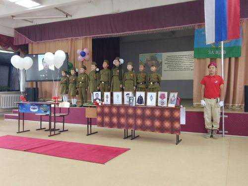 В кызылской школе №2 открыли «Парту Героя»