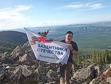 Ветеран СВО Конгар Кылан-оол покорил Танды-Уула на протезе