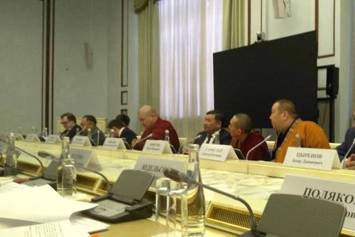 Глава Тувы принял участие в заседании Попечительского совета Фонда содействия Буддийскому образованию и исследованиям