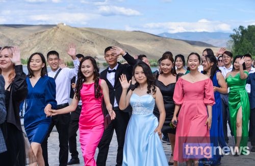 В Кызыле прошел торжественный вечер «Созвездие выпускников в Центре Азии»