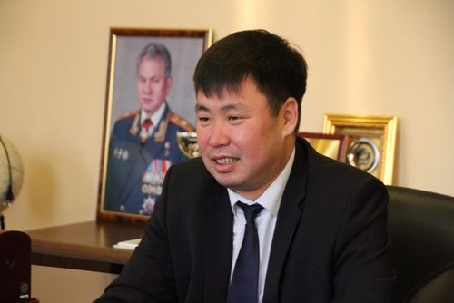 Мэр г. Кызыла Карим Сагаан-оол проголосовал на своём избирательном участке № 15
