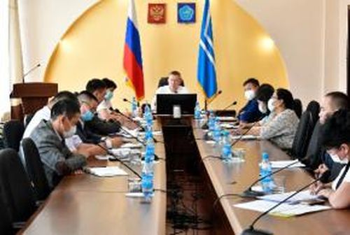 В Туве вводят новые ограничения в сфере общепита, транспорта и процедуры заключения браков