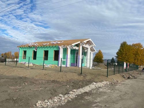 В селе Баян-Тала продолжается строительство нового ФАПа