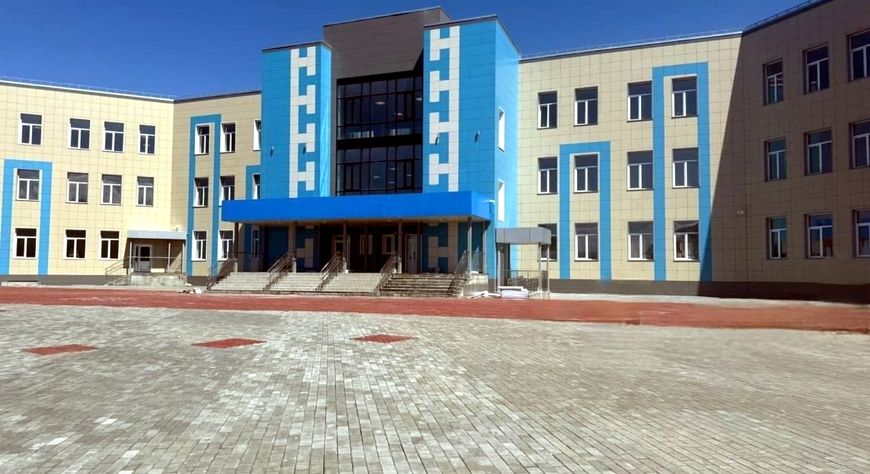 В Бай-Хааке завершили строительство новой школы. Об этом в социальных сетях сообщило министерство строительства Тувы