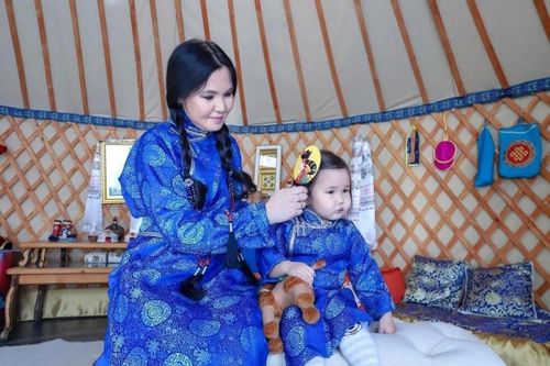 Сегодня в России отмечают День матери