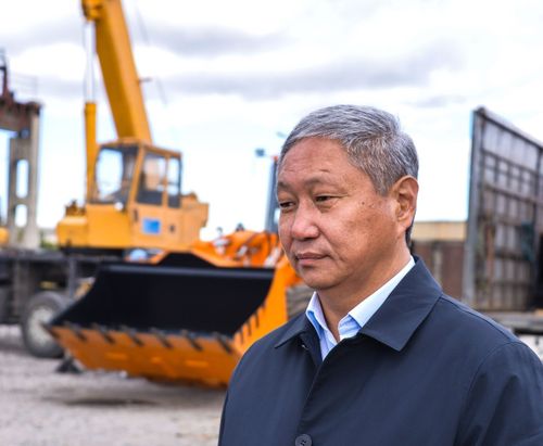 Замминистра ЖКХ Тувы ответил на вопросы жителей в прямом эфире