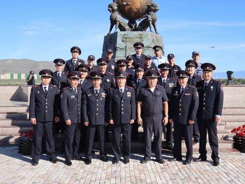 Глава Тувы Владислав Ховалыг поздравил сотрудников патрульно-постовой службы с профессиональным праздником