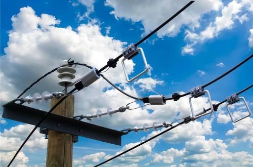 В семи селах Тувы проведут замену опор, траверс и изоляции