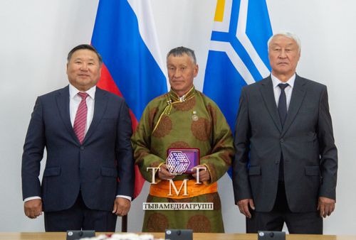 В Правительстве Тувы чествовали лучших животноводов республики