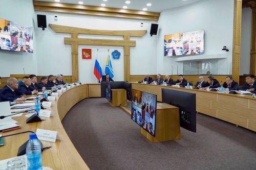 В правительстве Тувы обсудили организацию работы по целевой подготовке кадров