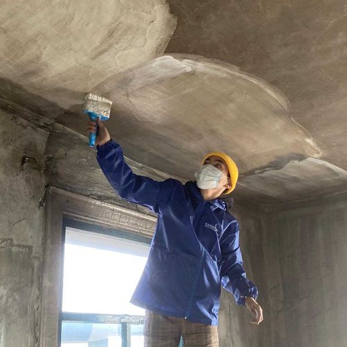 «Добрые сердца Тувы» помогли пенсионеру с ремонтом жилья