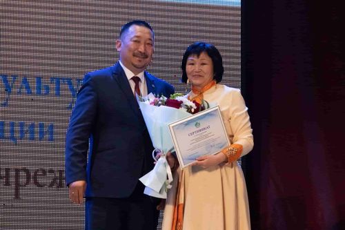 В Туве отметили деятелей культуры